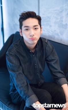 [HD포토] 뉴이스트(NU&apos;EST) Aron, ‘맏형의 아파트 뽑고 싶은 귀여움’