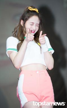 [HD포토] 아이오아이(I.O.I) 주결경, ‘과즙이 터질 것 같은 필살기 애교’