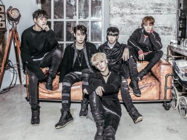 크나큰(KNK), 컴백 앞두고 ‘블랙 버전’ 앨범 재킷 공개