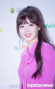 [HD포토] 김유정, ‘난해한 자줏빛 드레스’