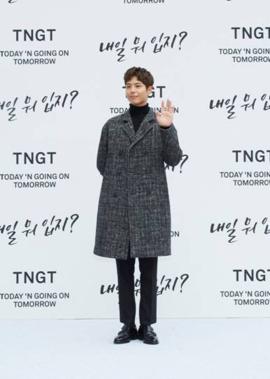 박보검, 시종일관 밝은 미소로 팬사인회 성료… ‘역시 박보검’