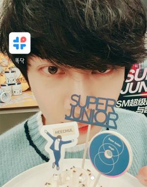 [스타SNS] 슈퍼주니어(SuperJunior) 희철, 가려도 눈에 띄는 외모… ‘잘생김’