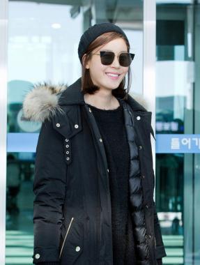 [잇아이템] 김하늘, 유니크한 선글라스로 포인트 준 공항 패션