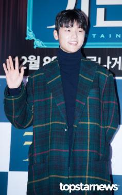 [HD포토] 씨엔블루(CNBLUE) 강민혁, ‘등장만 해도 훈내 폴폴’