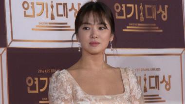 [HD영상] KBS 연기대상 송혜교-김지원-김하늘-한고은, 추위도 몰아 낼 화려한 ‘자태’