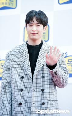 [HD포토] 서강준, ‘심쿵 손인사’