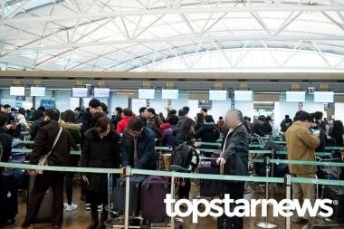 [UHD포토] ‘2017년 설 명절 줄이 끊이질 않는 인천국제공항’