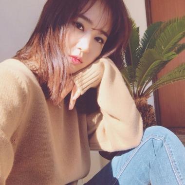 [스타SNS] 소녀시대(SNSD) 유리, 청순매력 가득한 근황 공개