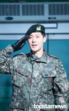 [HD포토] 김현중, ‘우렁찬 목소리로 전역 신고’