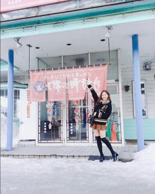 [스타SNS] 오마이걸(OH MY GIRL) 효정, 일본에서의 근황 공개…‘캔디 리더다운 모습’