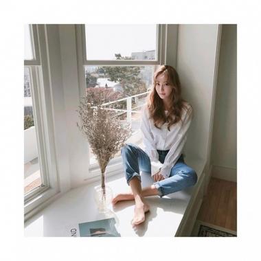 [스타SNS] 제시카(Jessica), 화사한 봄 착장 선보여…‘정수연 사랑 안 할수가’