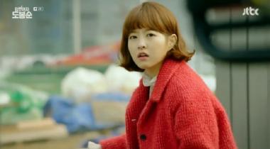 [금토드라마] ‘힘쎈여자 도봉순’ 박보영, 건달 한방에 날려…“핸드폰 물어주세요”