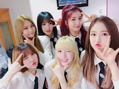 여자친구(GFRIEND), ‘핑거팁’으로 컴백 후 첫 1위 등극···‘탕탕탕’ 트로피 사냥 시작