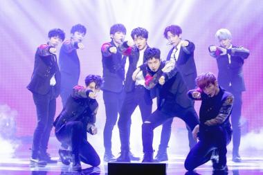 에스에프나인(SF9), ‘부르릉’ 활동 마무리…팬미팅 ‘버닝 판타지’ 개최