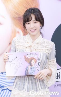 [HD포토] 소녀시대(SNSD) 태연, ‘핑크빛 미소’…‘명동에 봄이 왔다’