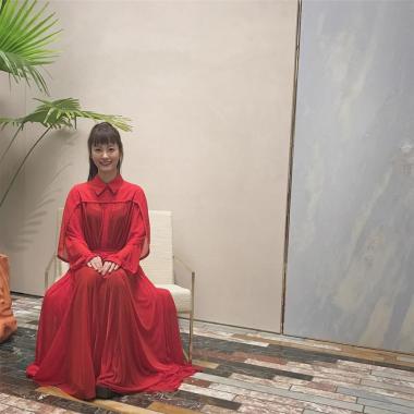 [스타SNS] 정유미, 빨간 드레스도 잘 어울리는 윰블리