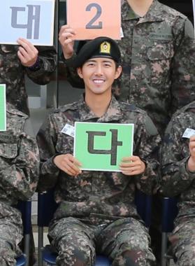 광희, 해맑은 군생활 사진 공개…‘연예인 줄줄이 입소로 육군훈련소 홈페이지 마비’