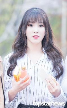 [HD포토] 여자친구(GFRIEND) 유주, ‘살짝 보이는 앞니가 귀여움을 더해주죠’