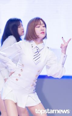 [HD포토] 라붐(LABOUM) 유정, ‘이 포즈에서 손가락이 하나였던가 두개였던가’