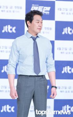 [HD포토] 박성웅, ‘사진은 찍혀드릴게’