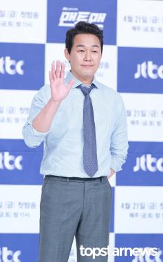 [HD포토] 박성웅, ‘손 한번 흔들어 주지 뭐’