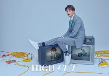 샤이니(SHINee) 민호, 어떤 각도에서도 빛나는 ‘화면 속의 그대’