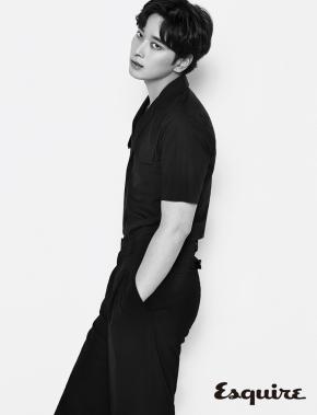 투피엠(2PM) 황찬성, 여심 사로잡는 훈훈한 비주얼…‘여심 저격’
