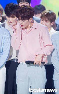 [HD포토] 세븐틴(SVT) 에스쿱스, ‘땀을 화보처럼 이쁘게 닦는 중’