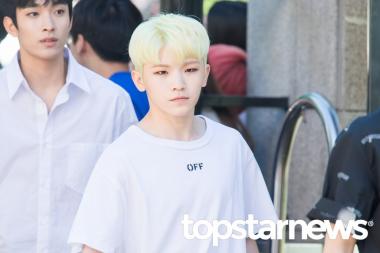 [UHD포토] 세븐틴(SVT) 우지, ‘꼬마요정도 출근했어요~’