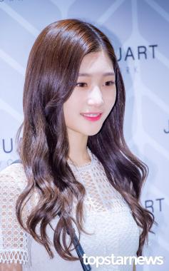 [HD포토] 다이아(DIA) 정채연, ‘백화점에 뜬 청순보스’