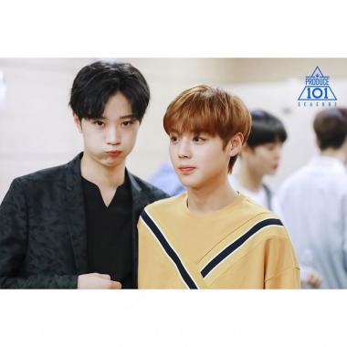 [스타근황] ‘프로듀스 101 시즌2’ 라이관린-박지훈, 눈부신 비주얼 과시 “프듀 비주얼 양대산맥”