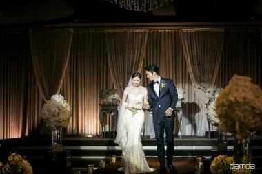 [스타근황] 이상우-김소연, 행복했던 결혼식 현장 공개…‘선남선녀’