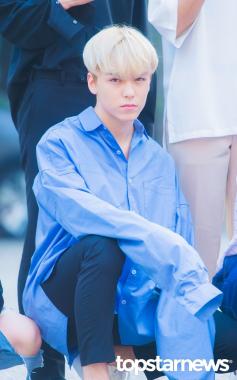 [HD포토] 세븐틴(SVT) 버논, ‘아침이라 예민해요’