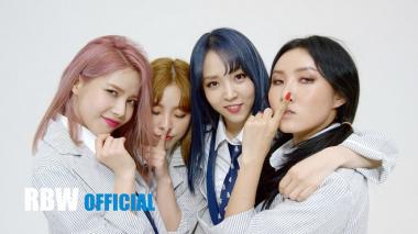 [스타 웨이보] 마마무(MAMAMOO), 4人4色 매력 발사…‘마마무 온다’