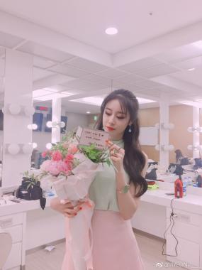 [스타근황] 티아라(T-ARA) 지연, 물오른 미모 과시…‘꽃보다 지연’