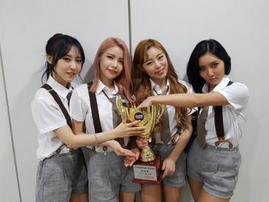 [스타근황] 마마무(MAMAMOO), “무무들 어제에 이어 오늘까지! 감격”