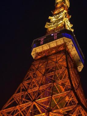 트와이스(TWICE), 도쿄타워를 밝힌 ‘TT’로 시선 강탈