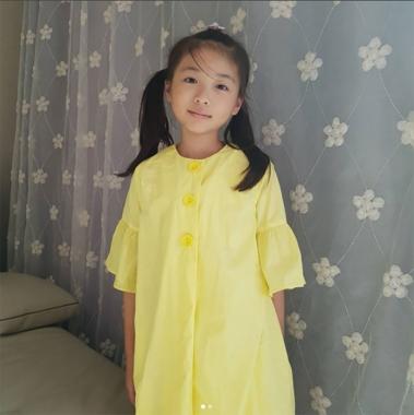 [스타근황] ‘장산범’ 신린아, 노란색 원피스 입고 샤랄라…‘상큼발랄해’