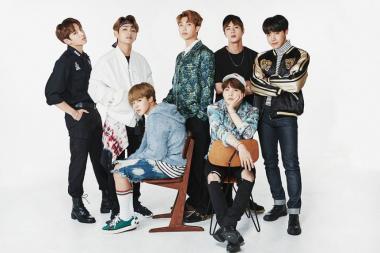 방탄소년단(BTS), 팬클럽과 연결된 새 BI 공개 “문을 열고 나아가는 청춘”