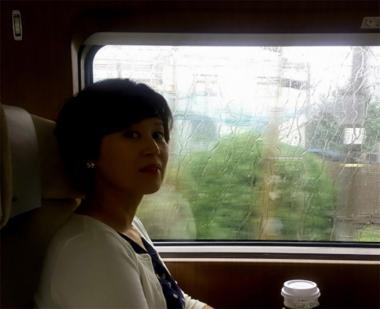 [스타근황] ‘둥지탈출’ 박미선, “창 밖으로 비가오고 기차 타고 가는 맛이 끝내준다”
