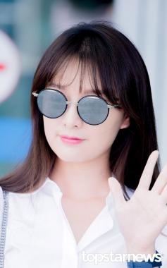 [HD포토] 김지원, ‘선글라스 너머로 비쳐보이는 귀여운 눈빛’