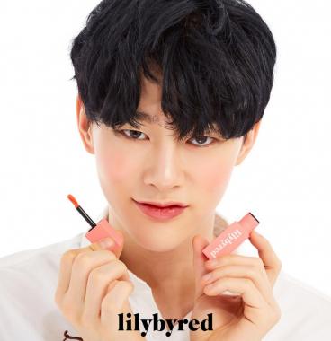 ‘넨깅이’ JBJ 권현빈, 색조 브랜드 광고 모델 발탁돼 시선 강탈…‘입술 자신감을 광고로’