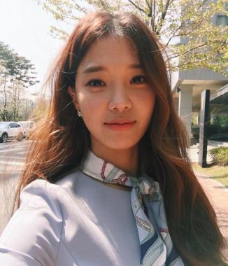 [근황] 임세미, ‘홍수현-김소혜’와 ‘팔로우미8s’ 합류…‘청순 미모 화제’