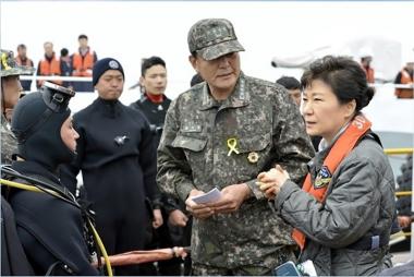 형사입건되는 갑질 군인 박찬주 대장 vs 군인의 표상이 된 황기철 제독