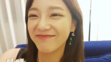 [근황] 김세정, 귀여운 눈웃음 가득한 영상 공개…‘오구오구’