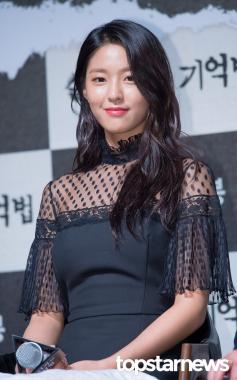 [HD포토] 에이오에이(AOA) 김설현, ‘이것은 비지니스 미소?’