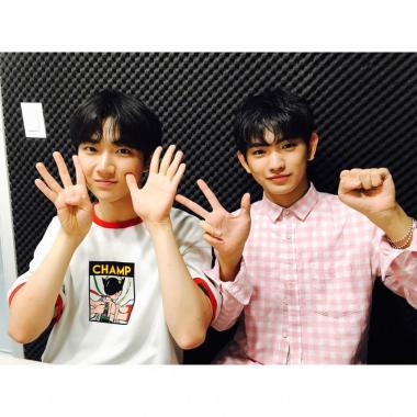 안형섭-이의웅, 네이버 V LIVE 예고 “9시 30분에 만나요”