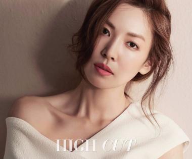 [근황] 김소연, 아름다운 미모와 매혹적인 섹시미…‘복 받은 이상우’