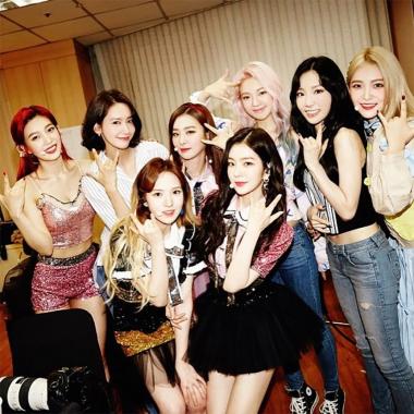 [근황] 소녀시대(SNSD) 태연 “예리는 잠이 많고 잘 놀라고 멋진 방을 가졌다”