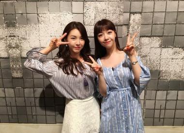 [근황] 걸스데이(Girlsday) 민아, 언니 린아와 미모 과시…‘귀여운 빵자매’